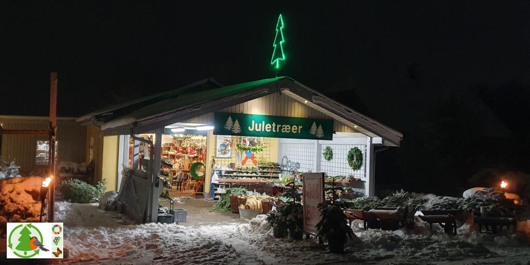 Ådalens Juletræer tilbyder Juletræer, Pyntegrønt, Stedsegrønt, Gravpynt, Juledekorationer og Julepynt, Dekorationsartikler